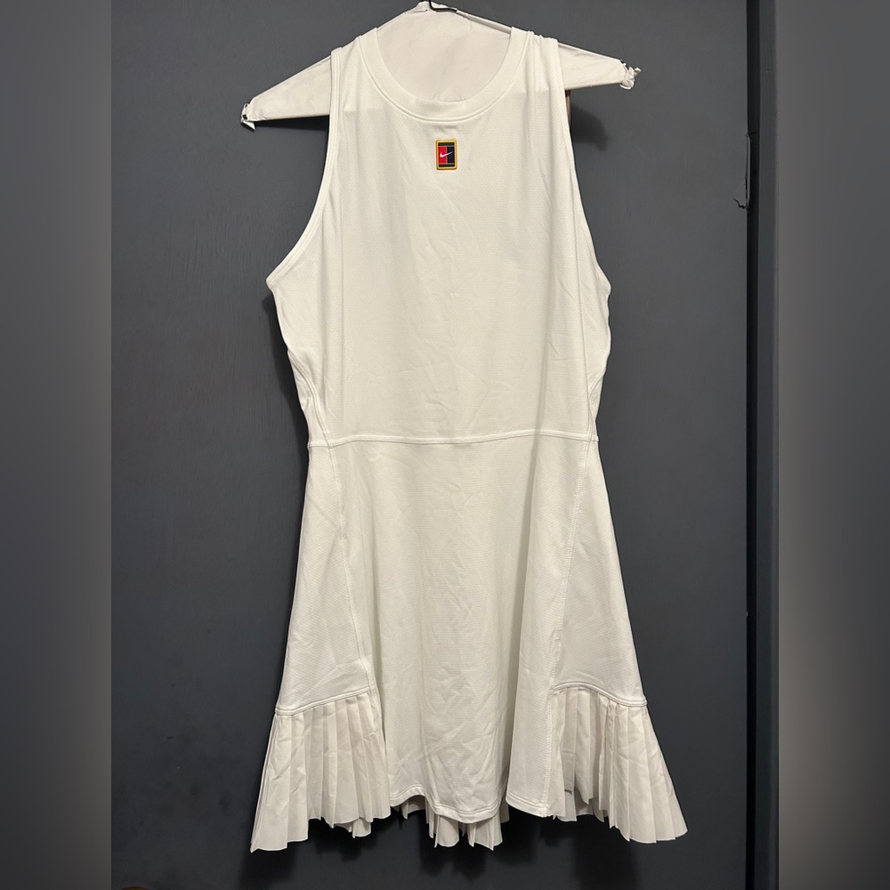 Nike White Sleeveless Tennis Dress with Pleated hem CUTE!! NWT